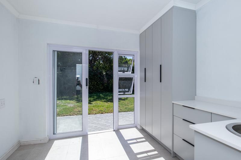 To Let 4 Bedroom Property for Rent in Bergvliet Western Cape
